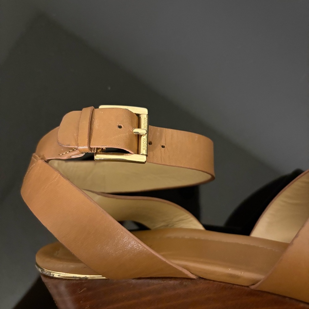 MICHAEL Michael Kors Abbott platform wedge sandals - Picture 9 of 11